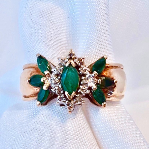 💲SALE💲 Natural Emerald and Diamond Ring 10K Solid Gold Sz 7 - Picture 1 of 6